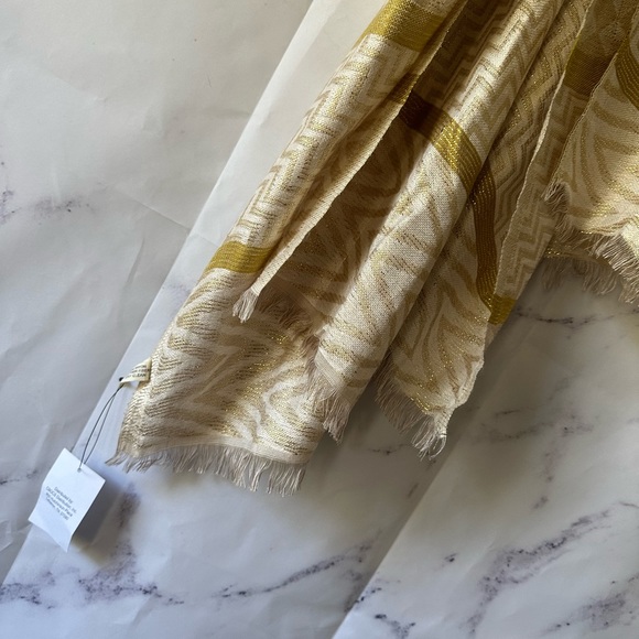 CREAM & GOLD FRINGE END SCARF - NWT - Picture 5 of 6